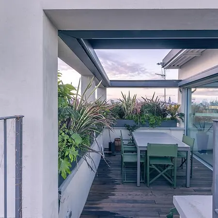 Moscova Elegance And Modern Design With Rooftop *