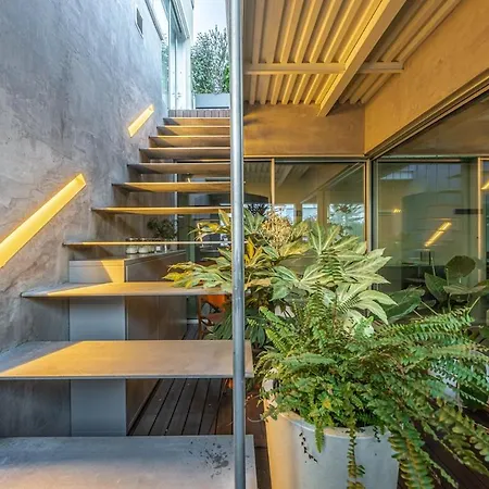 Moscova Elegance And Modern Design With Rooftop * Milánó